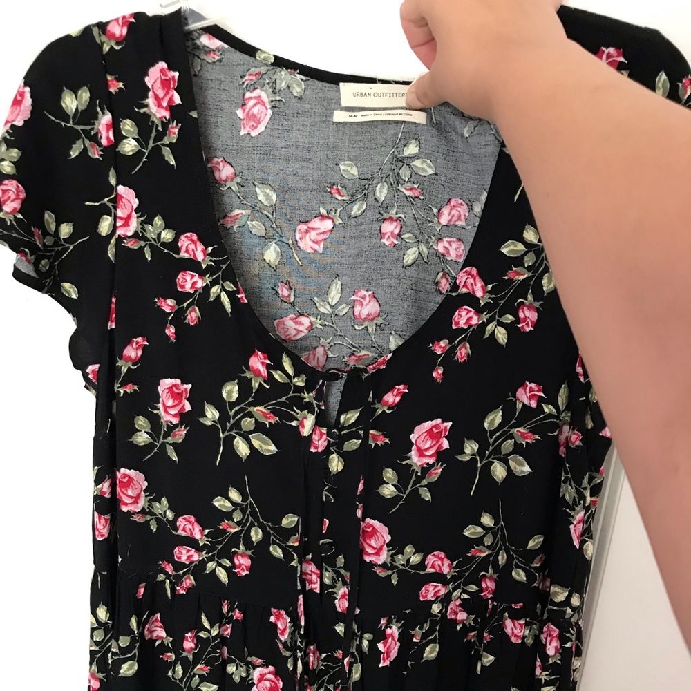 URBAN OUTFITTERS- Flower Printed Dress
